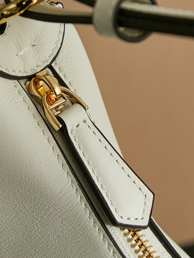 フェンディバッグ素材ディテール